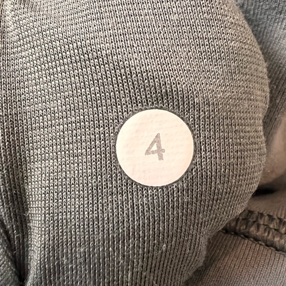 Lulu lemon grey leggings - Picture 3 of 3